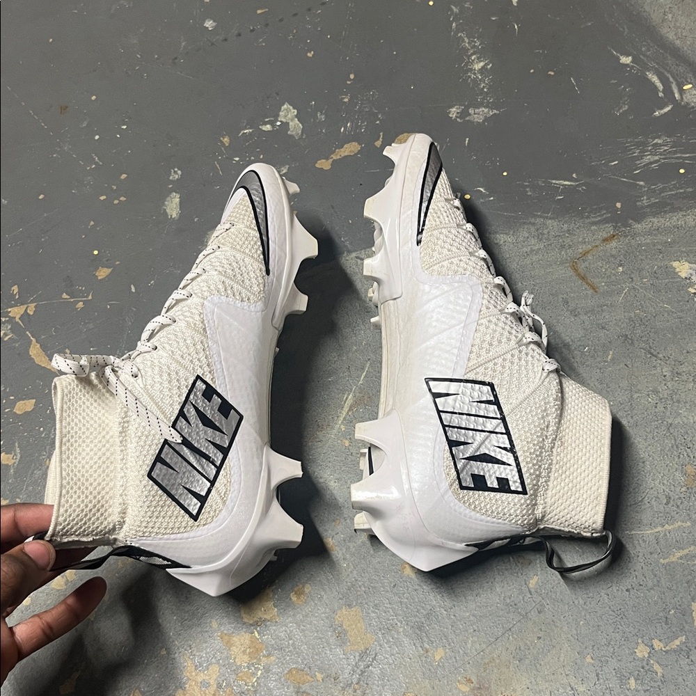 Nike cleats - Picture 4 of 6